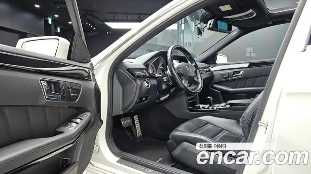 Mercedes-Benz E-Класс 2011 thumb 10