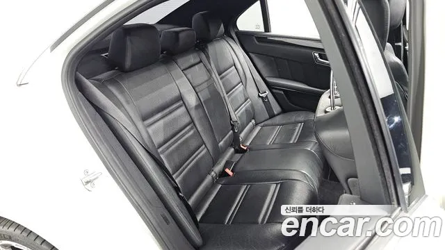 Mercedes-Benz E-Класс 2011 thumb 11