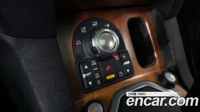 Land Rover Discovery 2011 thumb 12