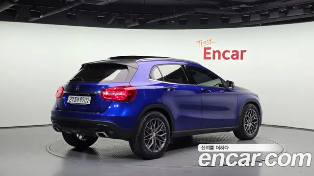 Mercedes-Benz GLA 2016 thumb 2