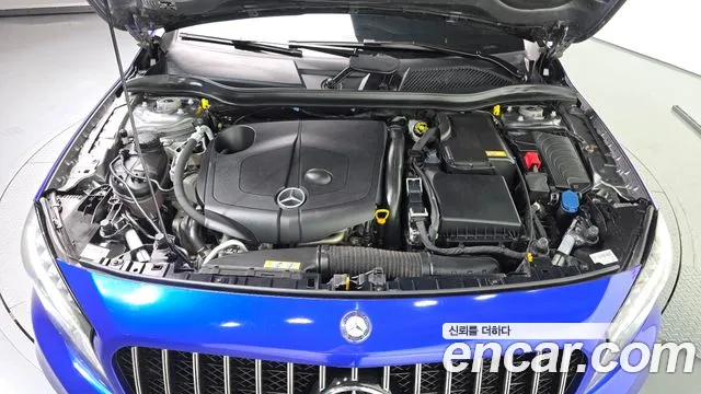 Mercedes-Benz GLA 2016 thumb 6