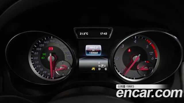 Mercedes-Benz GLA 2016 thumb 8