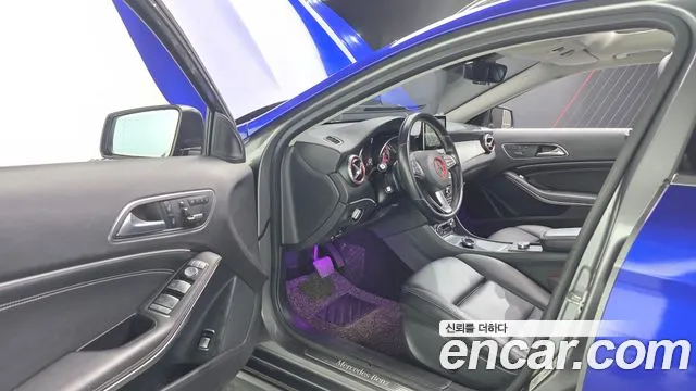 Mercedes-Benz GLA 2016 thumb 10
