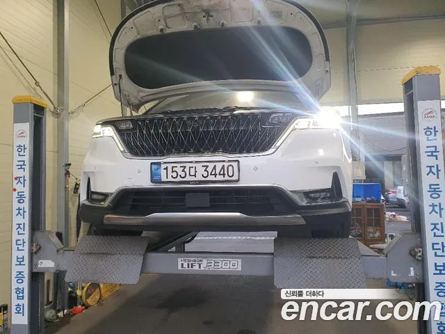 Kia Carnival 2021 thumb 8
