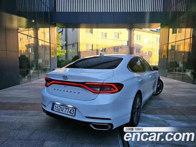 Hyundai Grandeur 2017 thumb 3