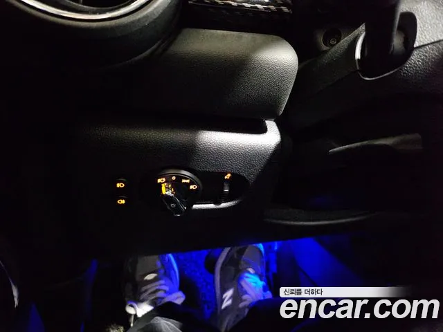MINI Hatch 2019 thumb 9