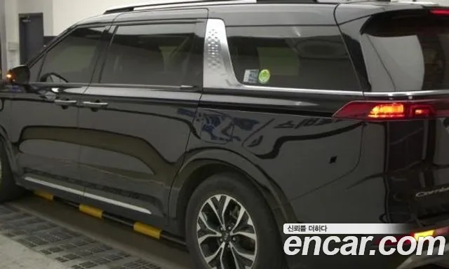 Kia Carnival 2021 thumb 2