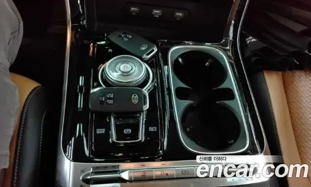 Kia Carnival 2021 thumb 8