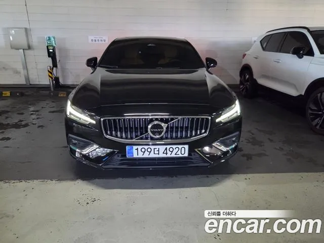 Volvo S60 2024 thumb 2