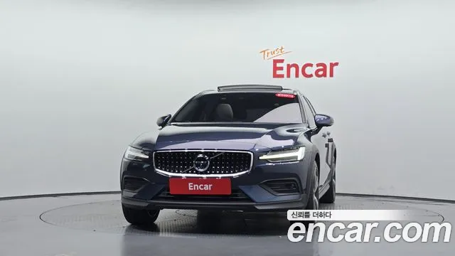 Volvo V60 2019 thumb 2