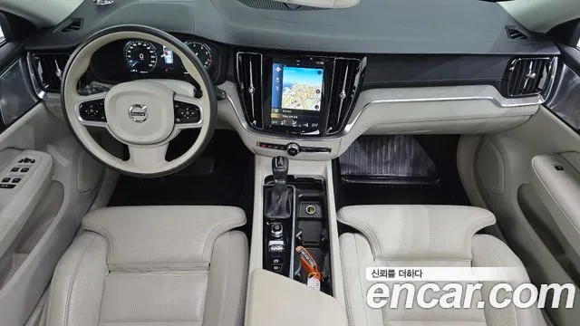 Volvo V60 2019 thumb 6