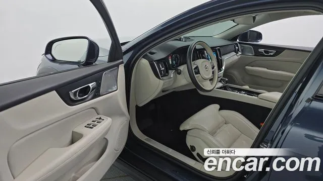 Volvo V60 2019 thumb 9