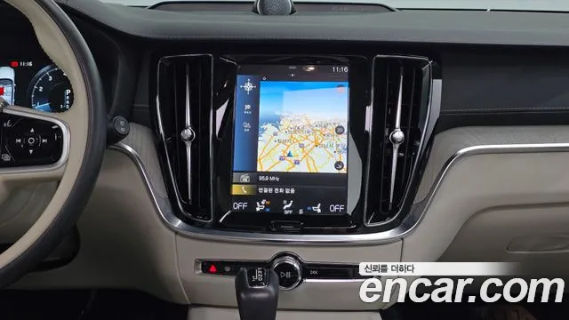 Volvo V60 2019 thumb 12