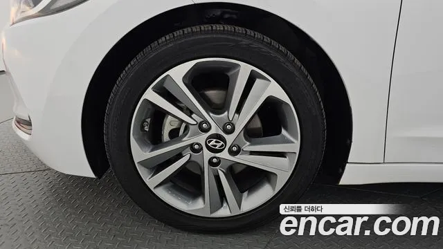 Hyundai Avante 2017 thumb 5