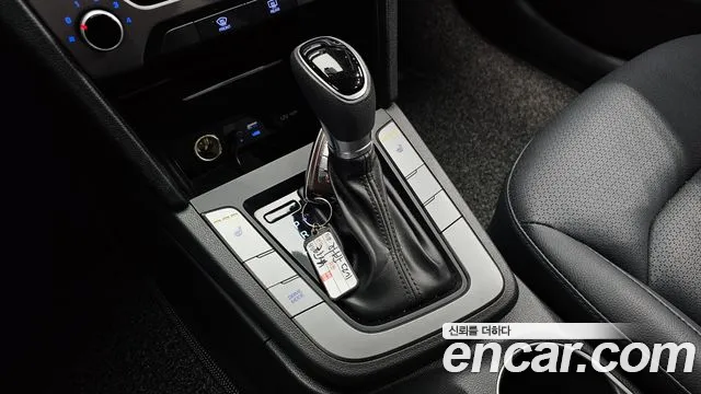 Hyundai Avante 2017 thumb 9