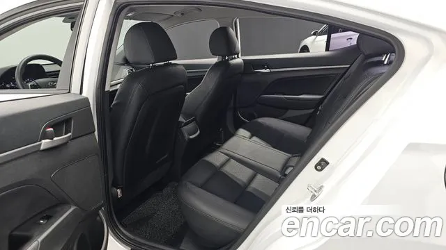 Hyundai Avante 2017 thumb 11