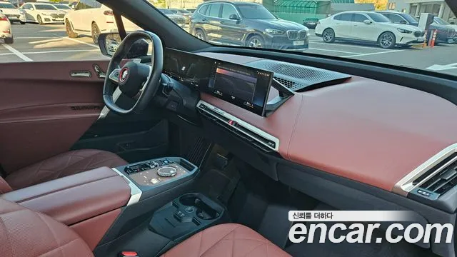 BMW iX 2023 thumb 10