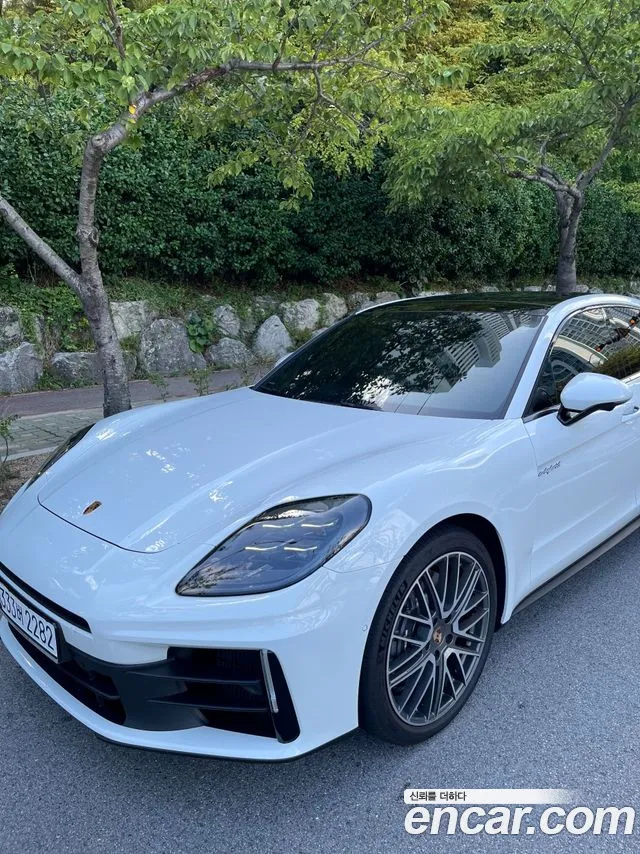 Porsche Panamera 2025 thumb 2