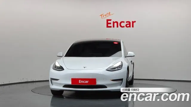 Tesla Model 3 2020 thumb 3