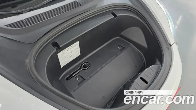 Tesla Model 3 2020 thumb 6