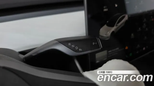 Tesla Model 3 2020 thumb 9