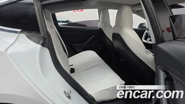 Tesla Model 3 2020 thumb 11