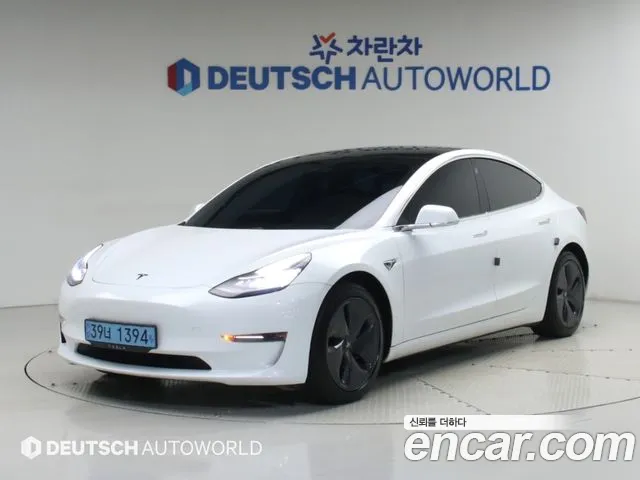 Tesla Model 3 2019 thumb 2