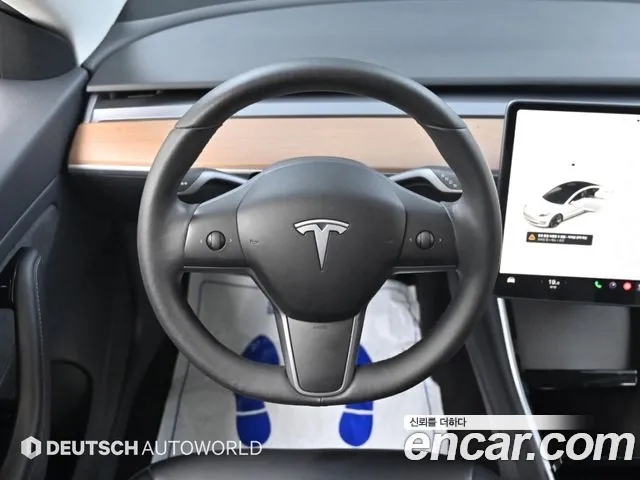 Tesla Model 3 2019 thumb 8