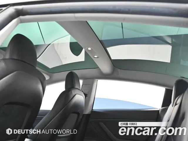 Tesla Model 3 2019 thumb 9