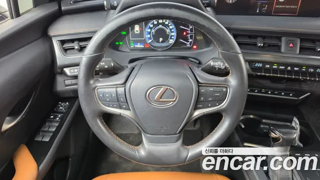 Lexus UX 2019 thumb 12
