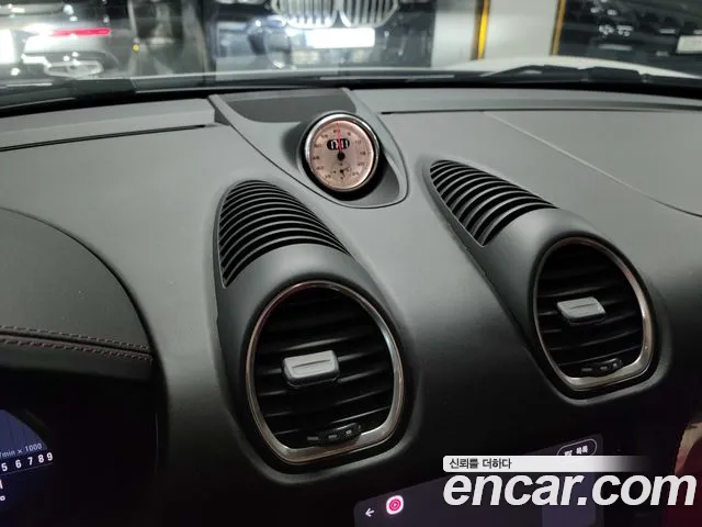Porsche Cayman 2021 thumb 11