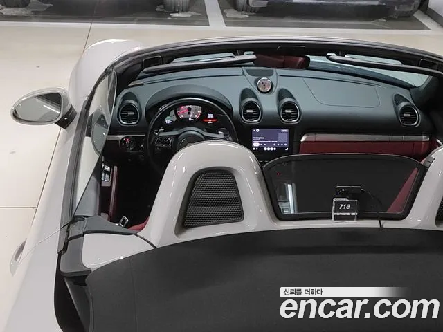 Porsche Cayman 2021 thumb 12
