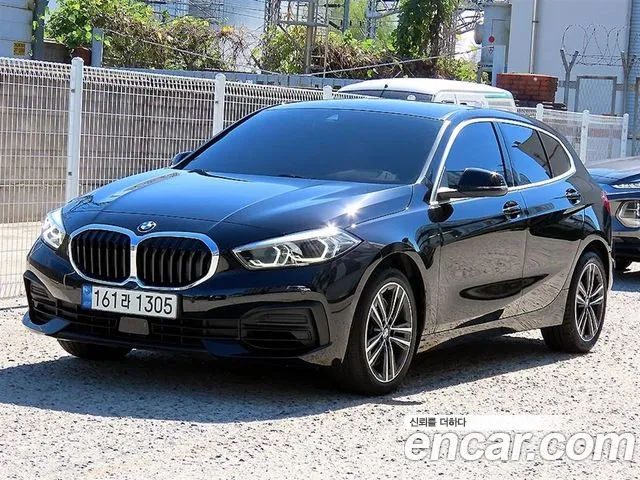 BMW 1-Series 2022 thumb 2