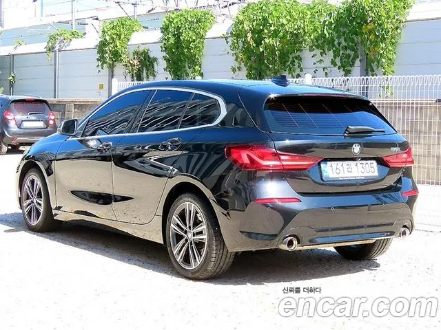 BMW 1-Series 2022 thumb 3