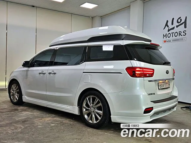 Kia Carnival 2018 thumb 2