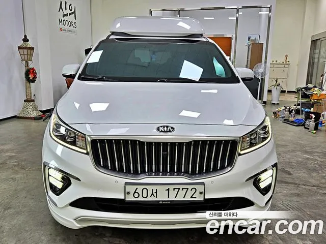 Kia Carnival 2018 thumb 3