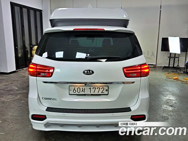 Kia Carnival 2018 thumb 4