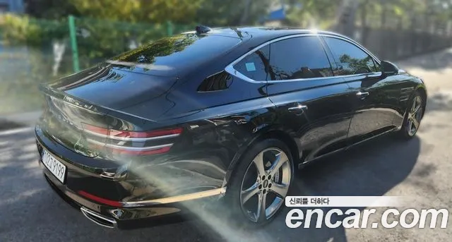 Genesis G80 2023 thumb 2