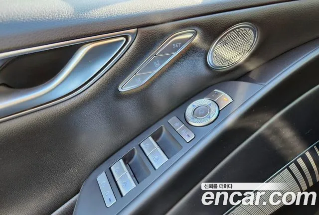 Genesis G80 2023 thumb 12
