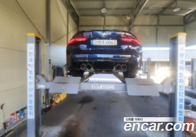 BMW M4 2021 thumb 2