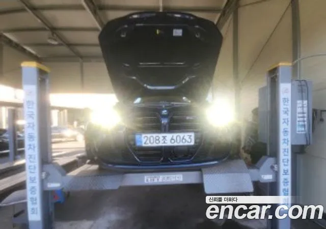 BMW M4 2021 thumb 6