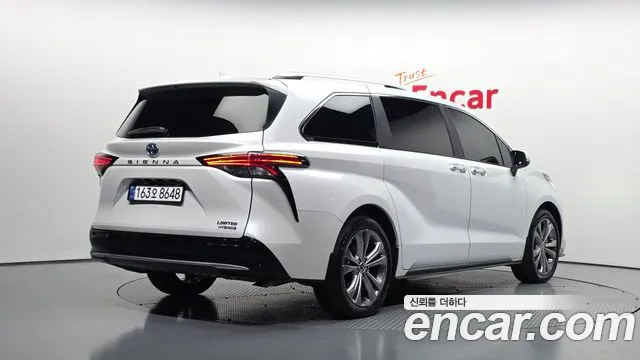 Toyota Sienna 2024 thumb 2