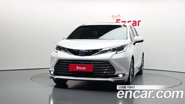 Toyota Sienna 2024 thumb 3