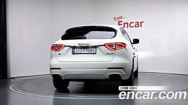 Maserati Levante 2019 thumb 4