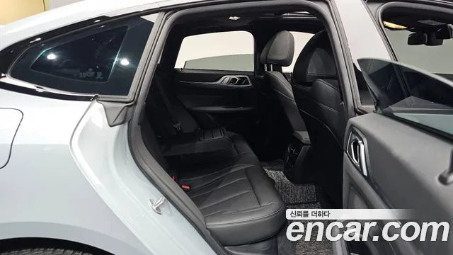 BMW i4 2025 thumb 11