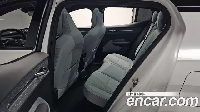 Volvo EX30 2025 thumb 10