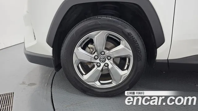 Toyota RAV4 2019 thumb 5