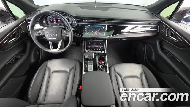 Audi Q7 2021 thumb 7