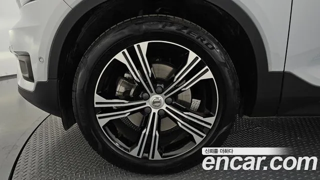 Volvo XC40 2021 thumb 5