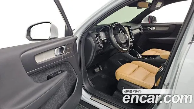 Volvo XC40 2021 thumb 10
